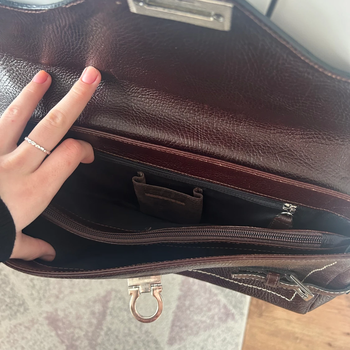 Brun väska  - 91