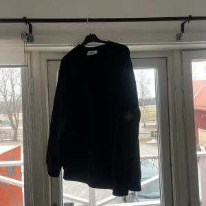 Stone island  - Köpte den och den är för stor för mig 