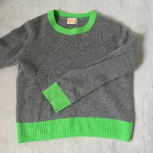 Kashmirtröja - Kashmirtröja från from future. Nyskick! Storlek M men sitter som en S