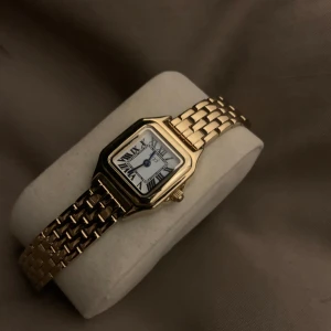 Guld klocka - Säljer denna fina guldklocka då den inte kommer till användning eftersom jag föredrar silver. Den är i perfekt skick och har använt den 3 gånger. Pris kan diskuteras! Köparen står för frakt. 