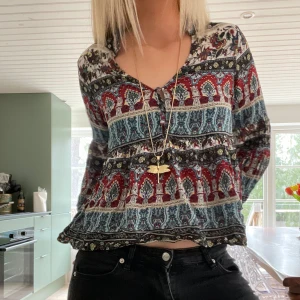 Mönstrad blus - Så fin blus från zara som tyvärr har blivit lite liten på mig, använd vara nånting få gång 💗 