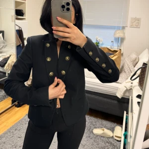 Kavaj - Kavaj använd fåtal gånger, gammal modell från zara