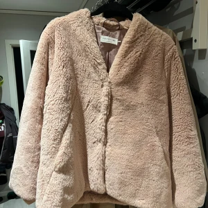 Rosemunde Copenhagen - Jacka strl S. Väldigt lite använd. Är mer rosa än vad bilderna visar 