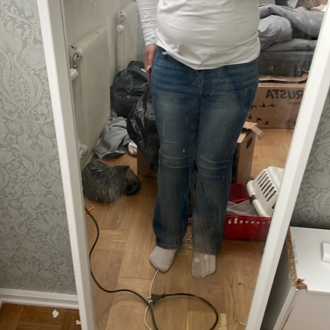 Säljer dessa fina jeans som är för tajta dom kommer ifrån Shein  - 91