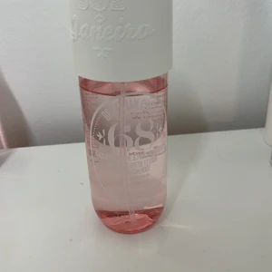 Sol de janeiro 68 - Sol de janeiro 68, 240 ml. Köpte för ett tag sedan men slutade använda. Jag köpte den för 449 kr. Har använt lite av den men det mesta finns kvar. 