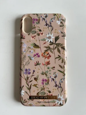 Ideal of sweden skal💕😍 - Säljer detta jätte fina och utgångna mobilskal från Ideal of sweden då det tyvärr inte passar min mobil längre💕🌸har en liten defekt i ena hörnen men inget märkbart (se bild 3) 💕skriv priv för frågor!