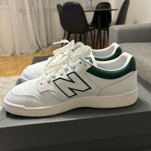 New Balance480 UNISEX - Sneakers - Helt nya skor, ändast använt en gång  Säljer pågrund av att dem är för stora Ingen fel på skona  Storlek:43 