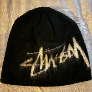 Stussy mössa - Helt ny stüssy mössa/skullcap. passade inte därför jag säljer.