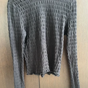 Svart tröja  - Snygg svart tröja!!