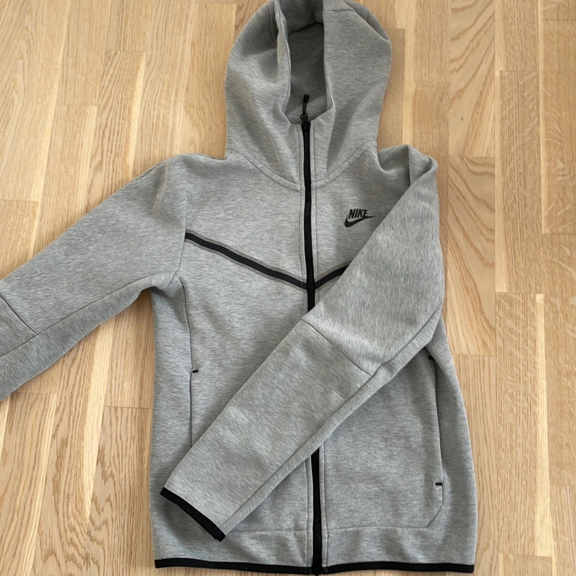 Nike tech tröja - 90