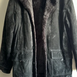 Mockajacka i fejkmocka.  - Jackan är sparsamt använd. Stl XL. 