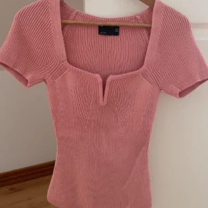 ASOS topp - Asos topp i rosa, använd 1 gång. Storlek 36 men passar även om man är storlek 38