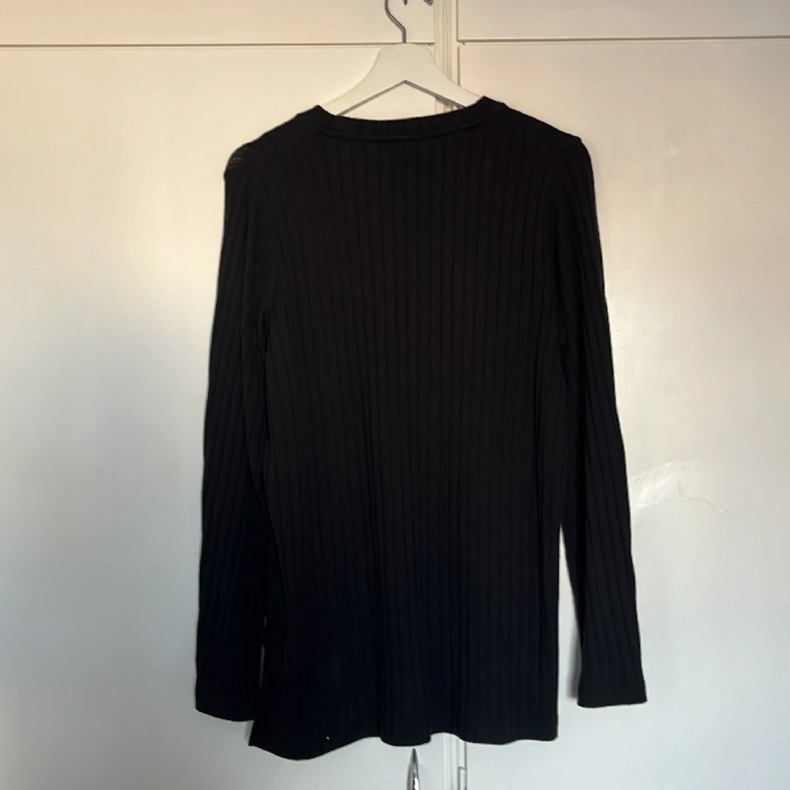 Lång svart tröja - 90