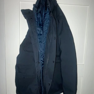 Massimo Dutti jacka  - Sprillans ny jacka, aldrig använd. Glömde bort att jag hade den. Och nu har det gått för länge för att lämna tillbaka.   Pris kan diskuteras vid snabb affär