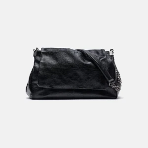 zara väska  - säljer då jag vill köpa en ny hand väska den har inte defekter ❤️ original pris 400 