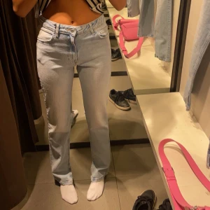 Jeans  - Fina jeans från zara som tyvärr inte kommer till användning❤️