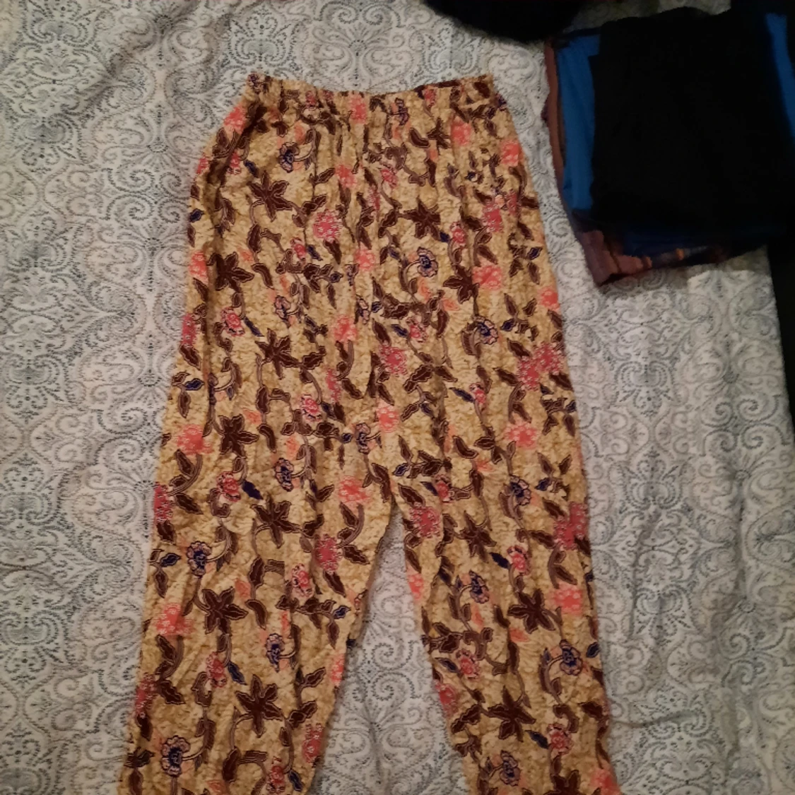 Mönstrade pyjamasbyxor - 90