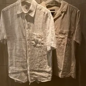 Säljer två stycken lika dana linne skjortor båda s men olika färger (vit o beige) säljer dom tillsammans för 350 men kan fixa om man bara vill ha en av dom. Så gott som oanvända.