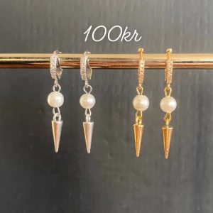 Örhängen  - Frakt 18kr❤️