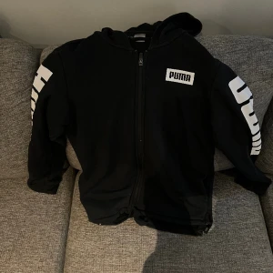 Puma siphoodie - Strl 152, gott skick 