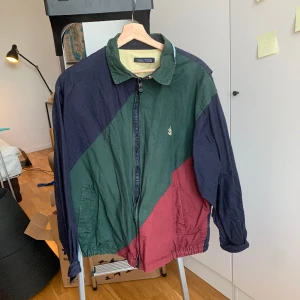 Nautica Jacka - I bra skick. Inga tydliga märken osv. Perfekt till hösten  