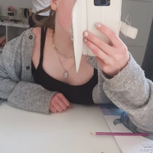 Halsband  - Superfint skick, aldrig använt. 