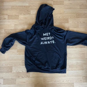 Hoodie - Svart hoodie från shein 