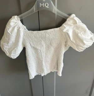 Sommar tröja - En söt sommar tröja som aldrig använts💓