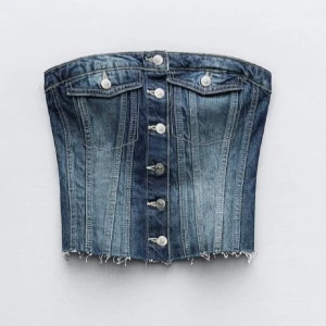 Jeans topp - Topp i jeansmaterial från zara💗använd två gånger, skriv för fler bilder