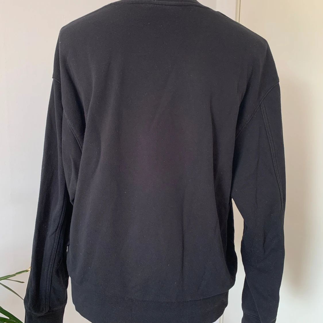 Weekday svart långärmad tröja sweatshirt - 91