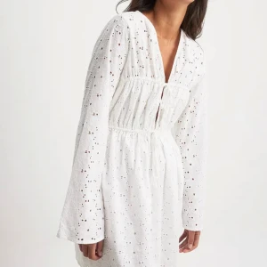 Fin sommarklänning - Fin sommarklänning! Aldrig använd, säljer pga köpte två storlekar och hann aldrig skicka tillbaks!