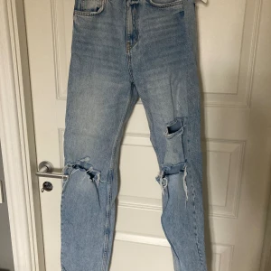 Jeans  - Ett par jeans från Gina som tyvärr är för små💞
