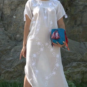 Vintage Mexican Nightgown - Vintage Dreamy Embroidered House Dress.  Romantic Cottage Core Style  Handmade with Tie Sleeves & Floral Embroidery  Model is 160cm (5”3) and generally fits XS/S.Very Good Condition.  100% Cotton 