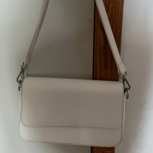 Väska - Vit väska