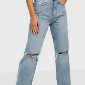 Jeans - Fina högmidjade jeans från Gina tricot. Lånade bilder på de 2 första bilderna!
