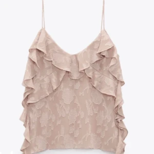 Volang linne - Säljer detta söta volang linne från zara med prislappen kvar!💓