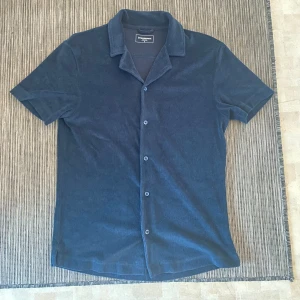 Piké Fotte | Dressman - Storlek S, passar M, köpt på dressman förra sommaren. Skick 8.5/10