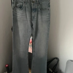 Lee jeans  - Lee bootcutjeans som är använda få tal gånger💕  Kontakta vid frågor💋