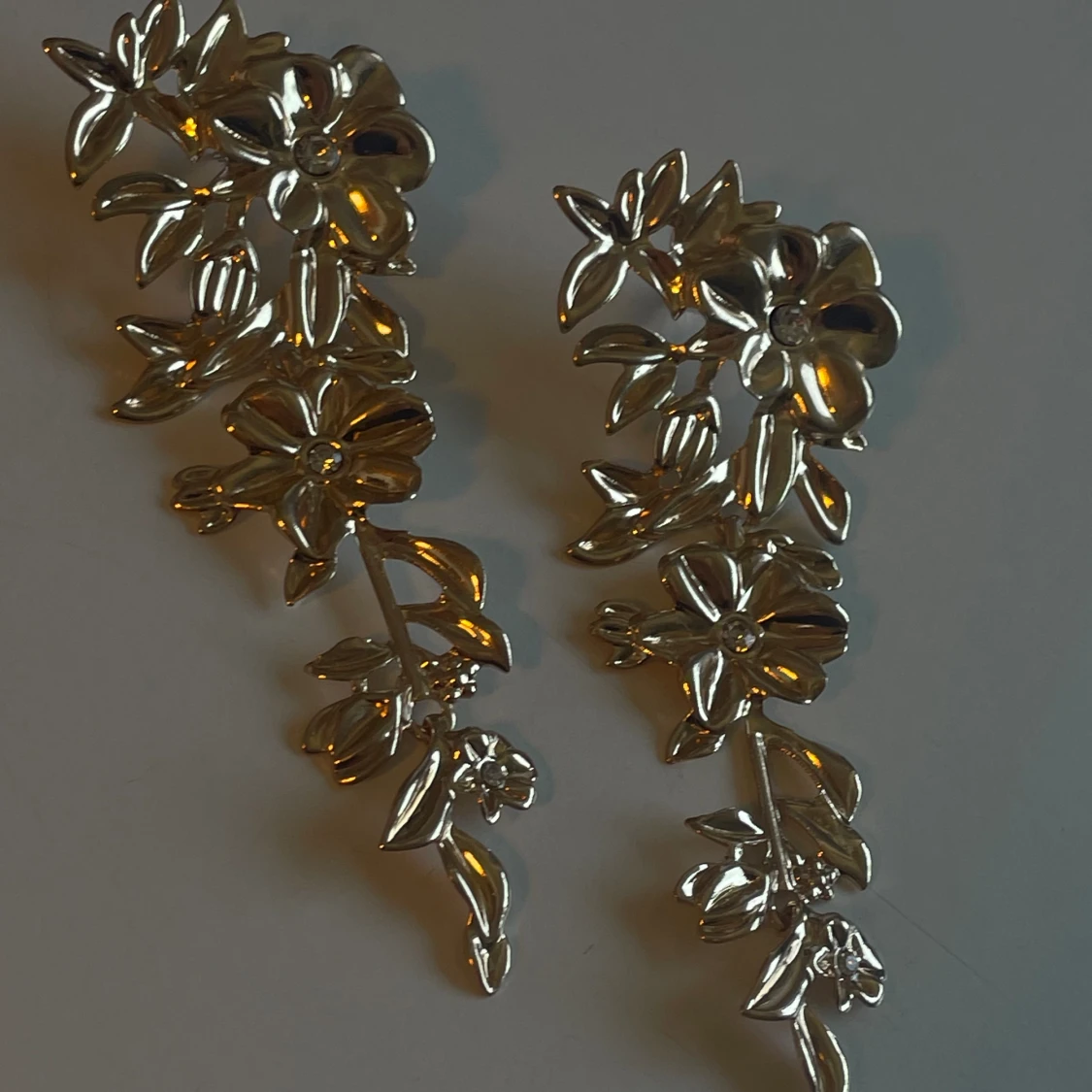 Blommiga stora örhängen - 90