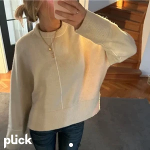 Stickad tröja - Mysig tröja från zara i nyskick. Pris kan diskuteras❤️