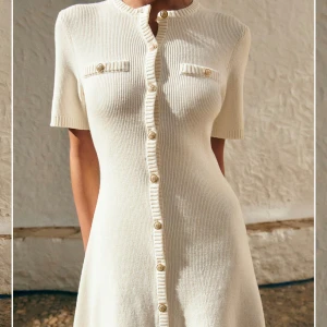 Klänning hm - Säljer denna oanvända klänning från hm på grund av fel storlek. Helt slutsåld på hemsidan, storlek S!