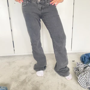 Gina jenas - Skitsnygga lite bagy jeans från Gina!! 