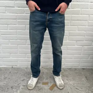 Nudie slim/regular jeans || Bra skick, knappt användna || Passar 160-170 cm || Skriv vid minsta fundering! Mvh, CH 