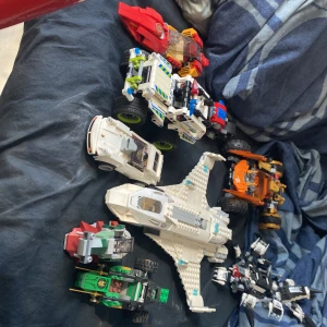 Massa Lego  - Massa Lego för bra pris. Endast Swish. Mötta upp. Över 100 Lego figurer!!!