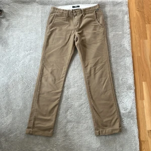 Chinos Van’s - I bra skick.  Storlek 30 