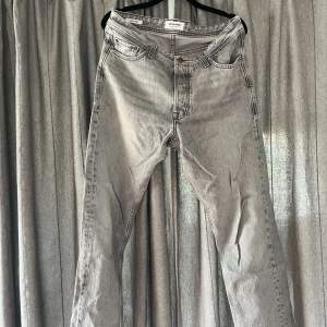 FYNDA!! Alla jeans passar från 160-170 cm 🤝🏻 Alla 3 för endast 399 kr ☀️😍
