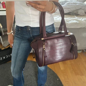 Röd väska - Så snygg och praktisk! 