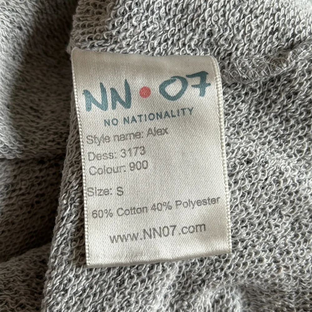 Grå tröja från NN07, storlek S i mycket gott skick. . Tröjor & Koftor.
