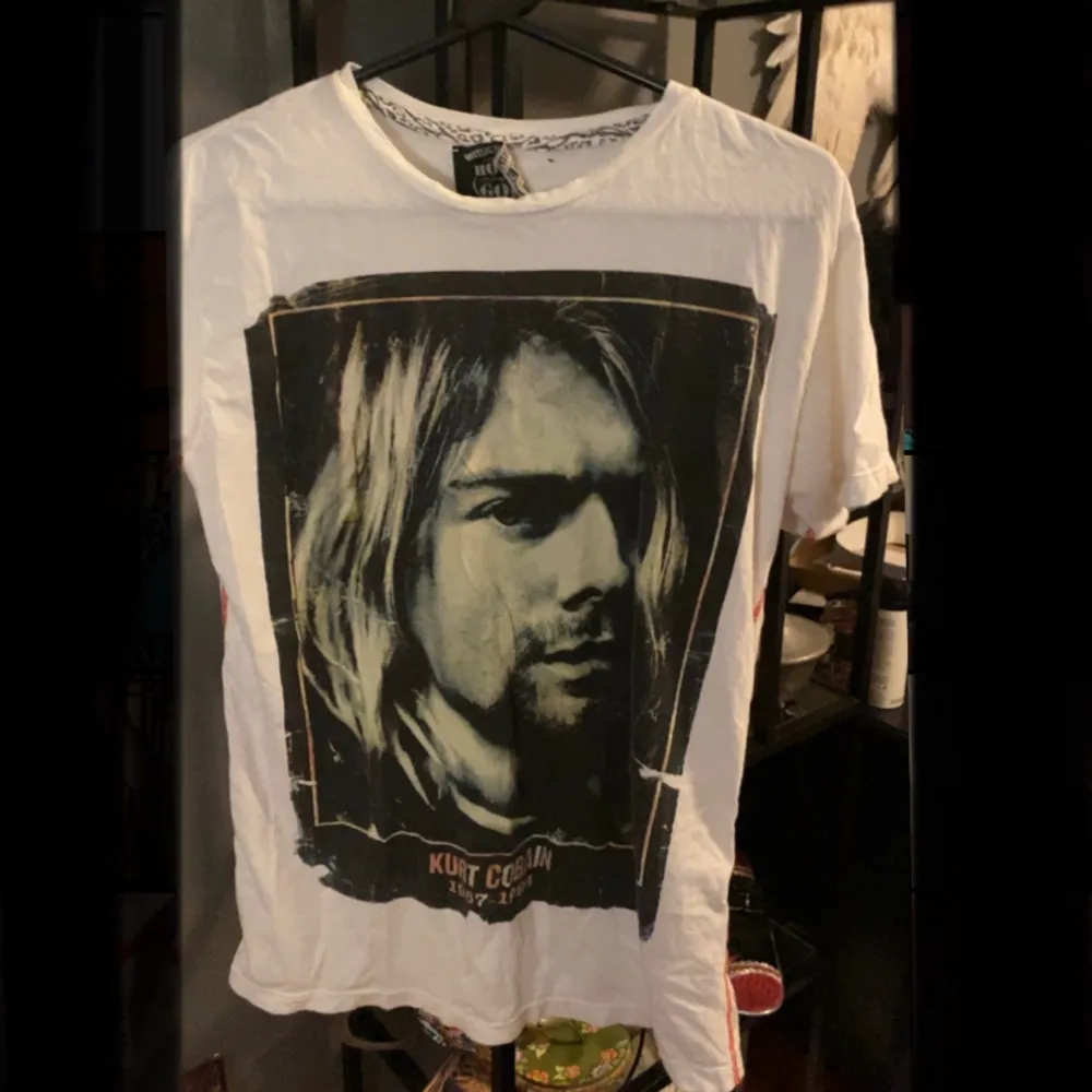 Super fin kurt cobain t-shirt💖💖. T-shirts.