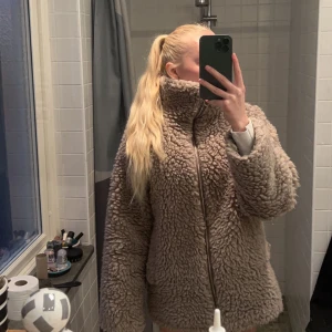 Arket teddyjacka - Så fin Teddy jacka från arket